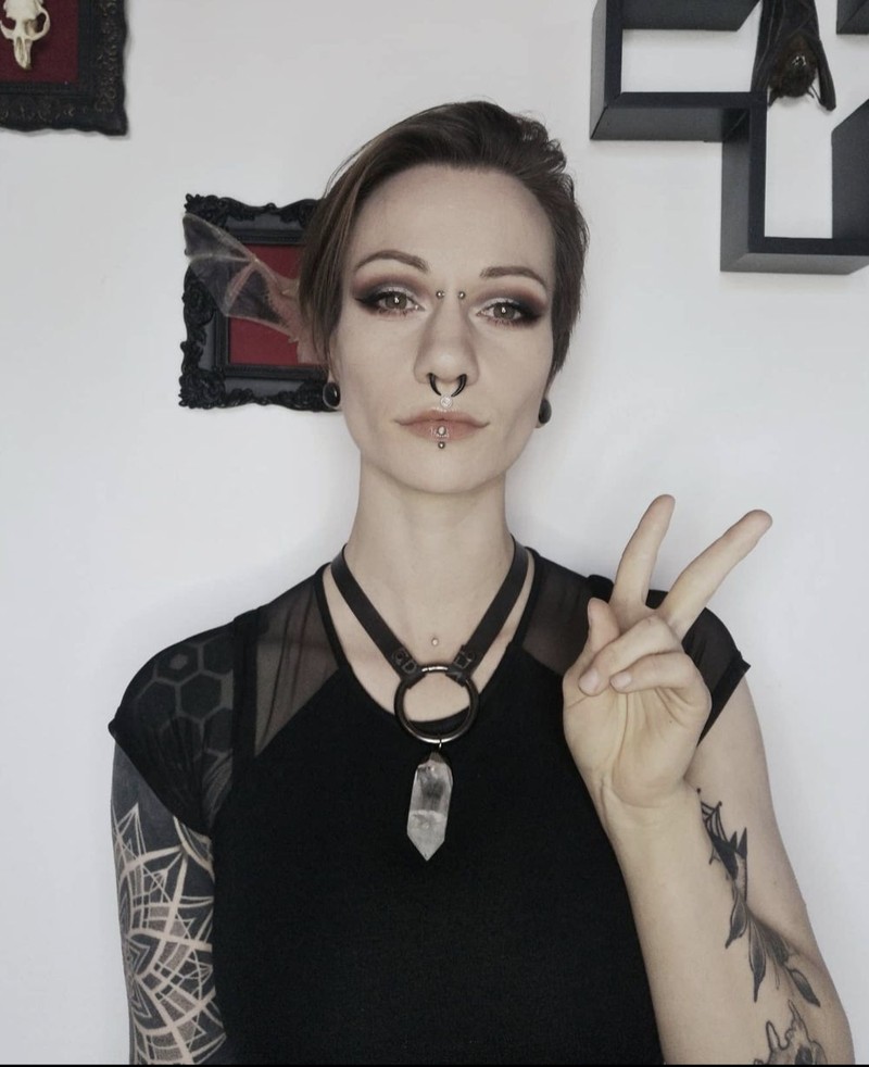 Rae, artiste au Studio Cryptide